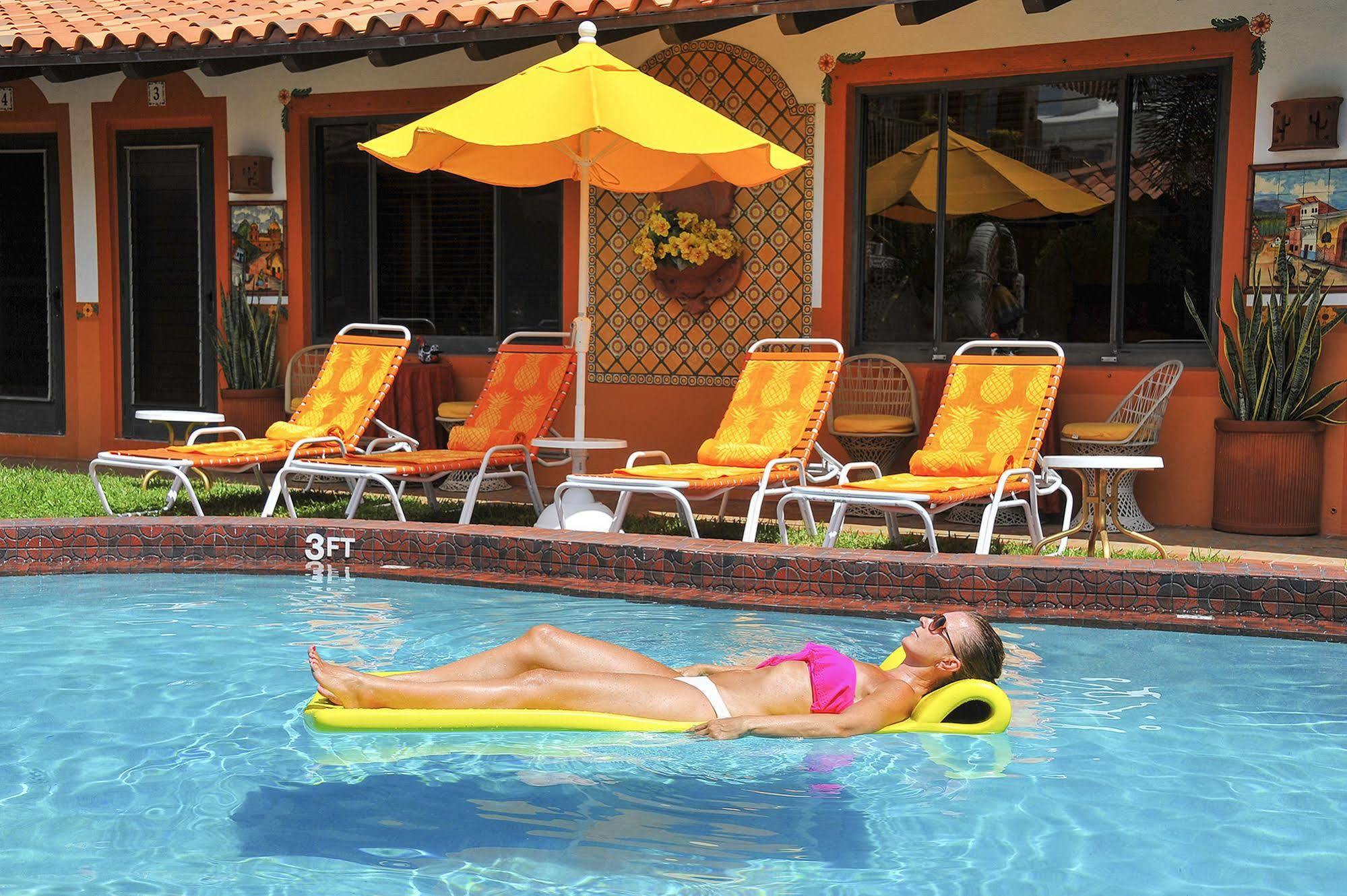 Blue Seas Courtyard Hotel Lauderdale-by-the-Sea Exterior photo