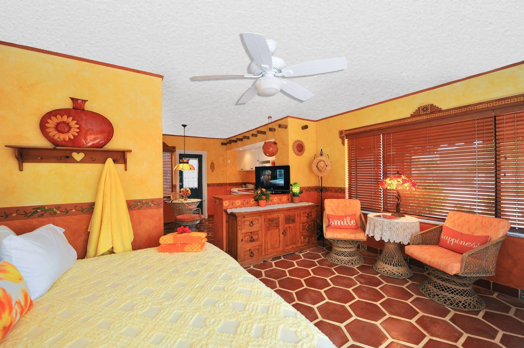 Blue Seas Courtyard Hotel Lauderdale-by-the-Sea Exterior photo