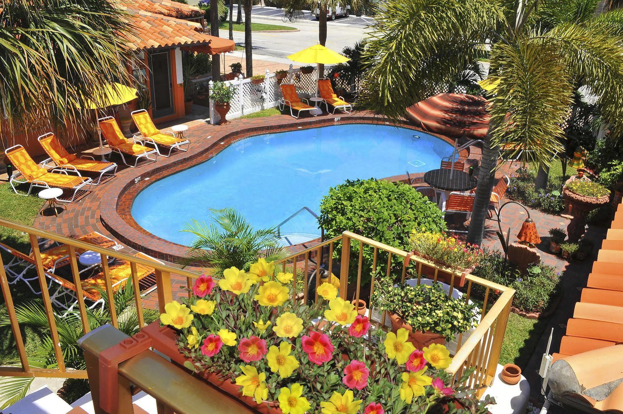 Blue Seas Courtyard Hotel Lauderdale-by-the-Sea Exterior photo